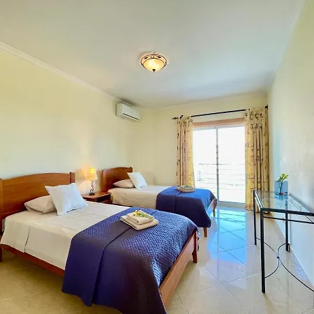 Pl - 300 Meters From Apartamento Armação de Pêra