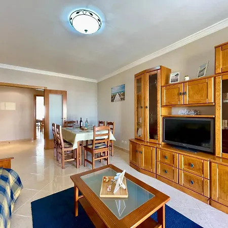 Apt Pl - 300 Meters From Beach