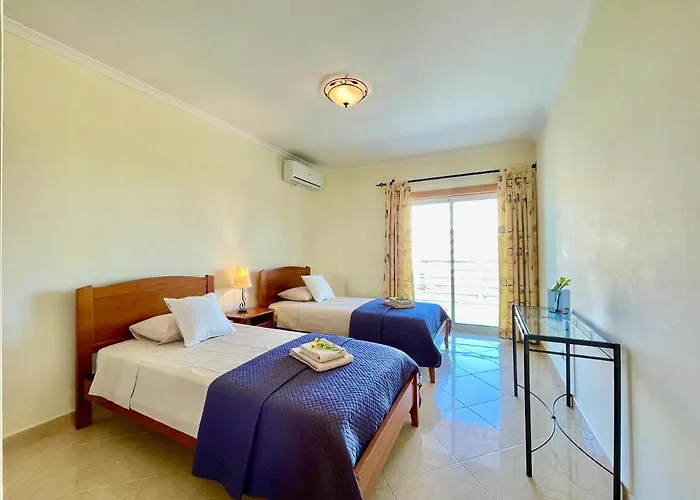 Pl - 300 Meters From Appartamento Armação de Pêra